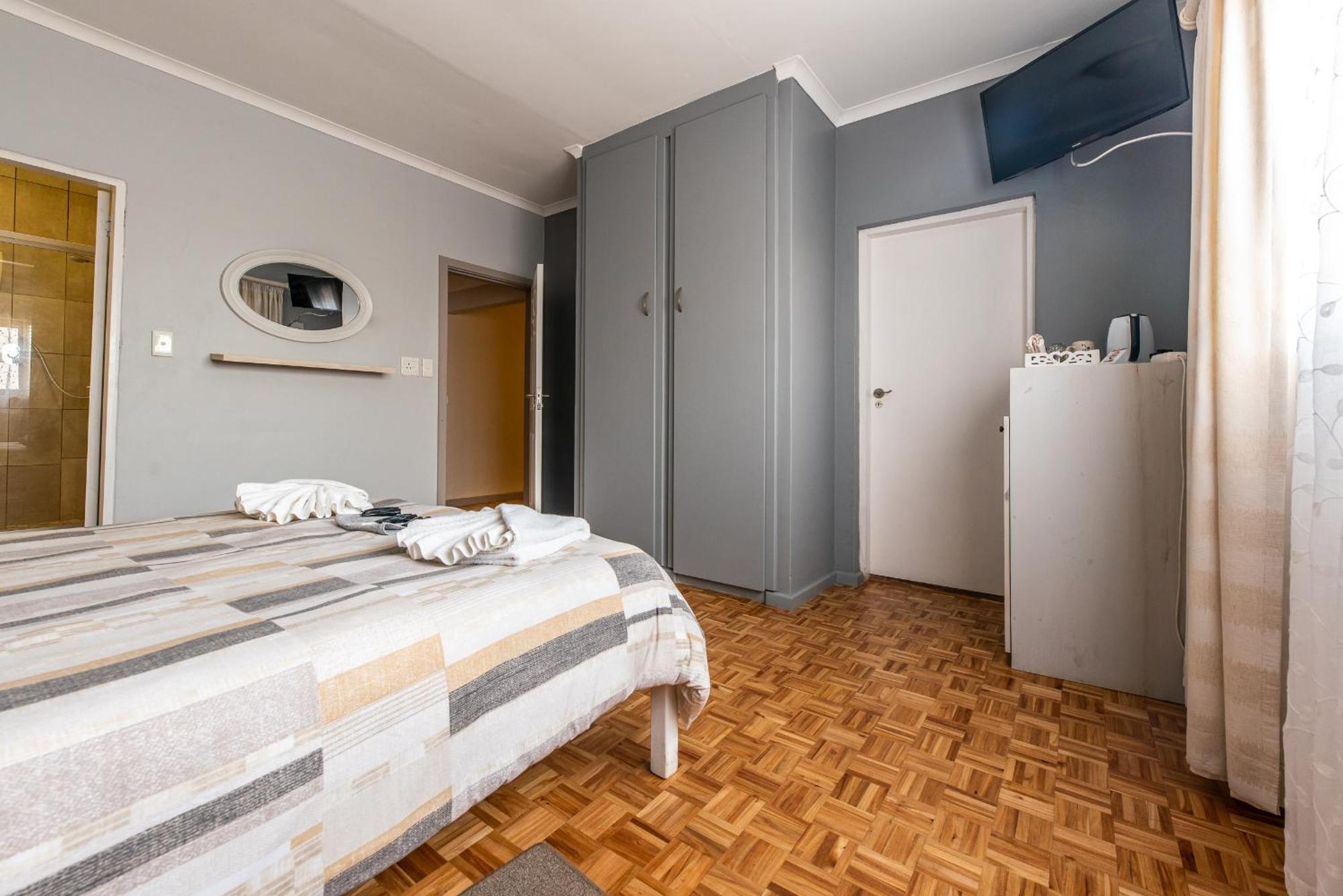 Guesthouse Fischreiher B&B Swakopmund Ngoại thất bức ảnh
