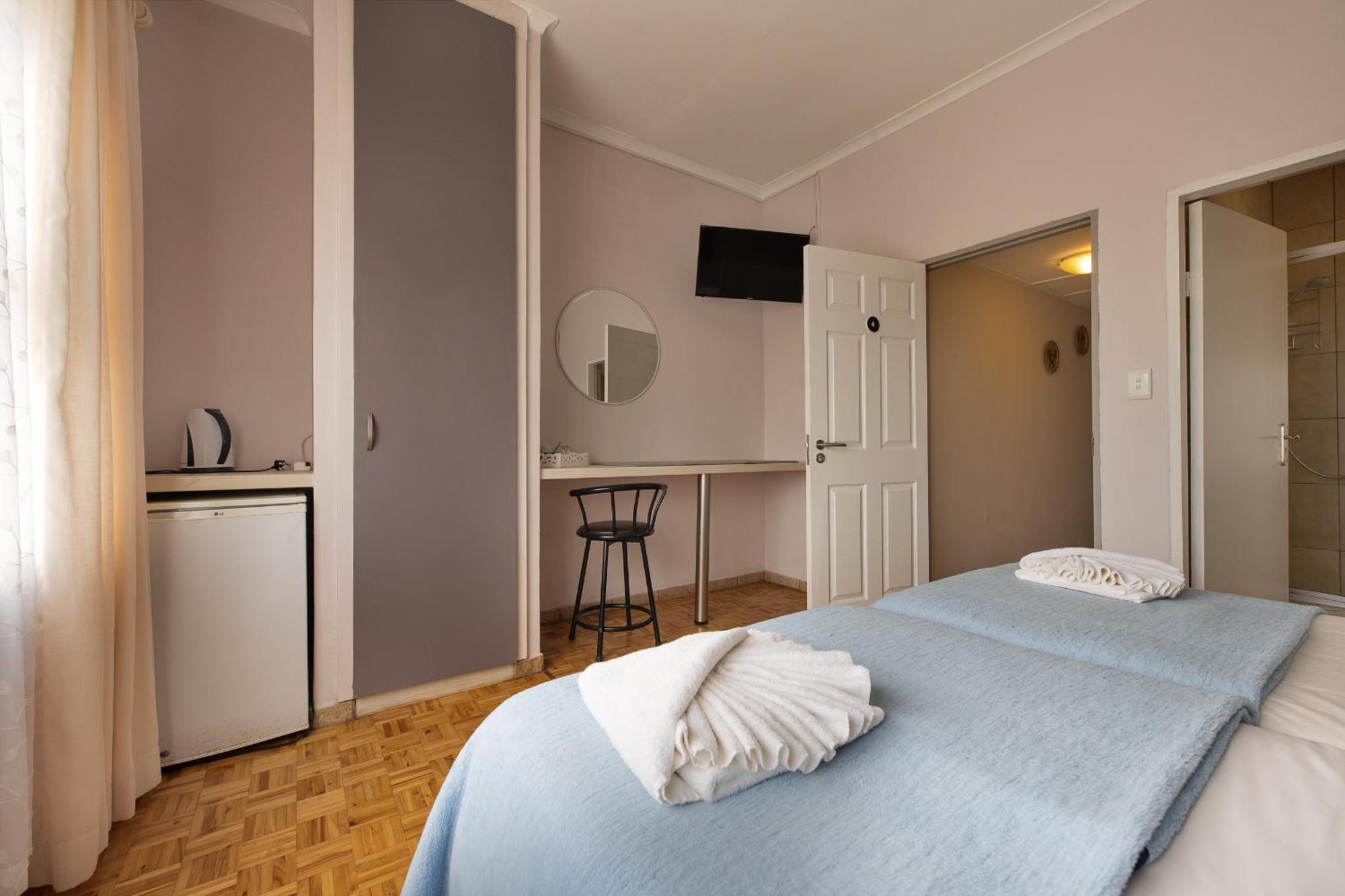Guesthouse Fischreiher B&B Swakopmund Ngoại thất bức ảnh